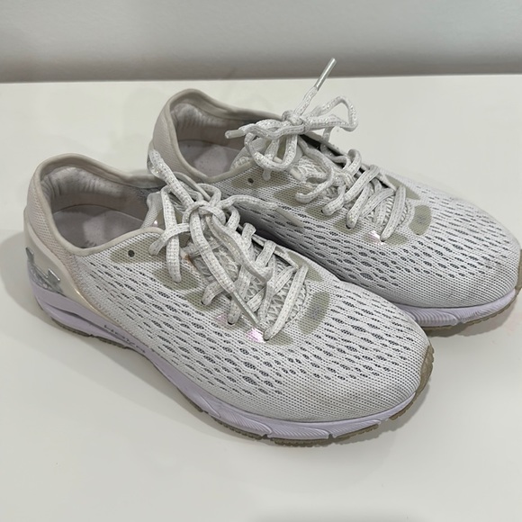 Under Armour Shoes - Used Under Armour HOVR sneakers
